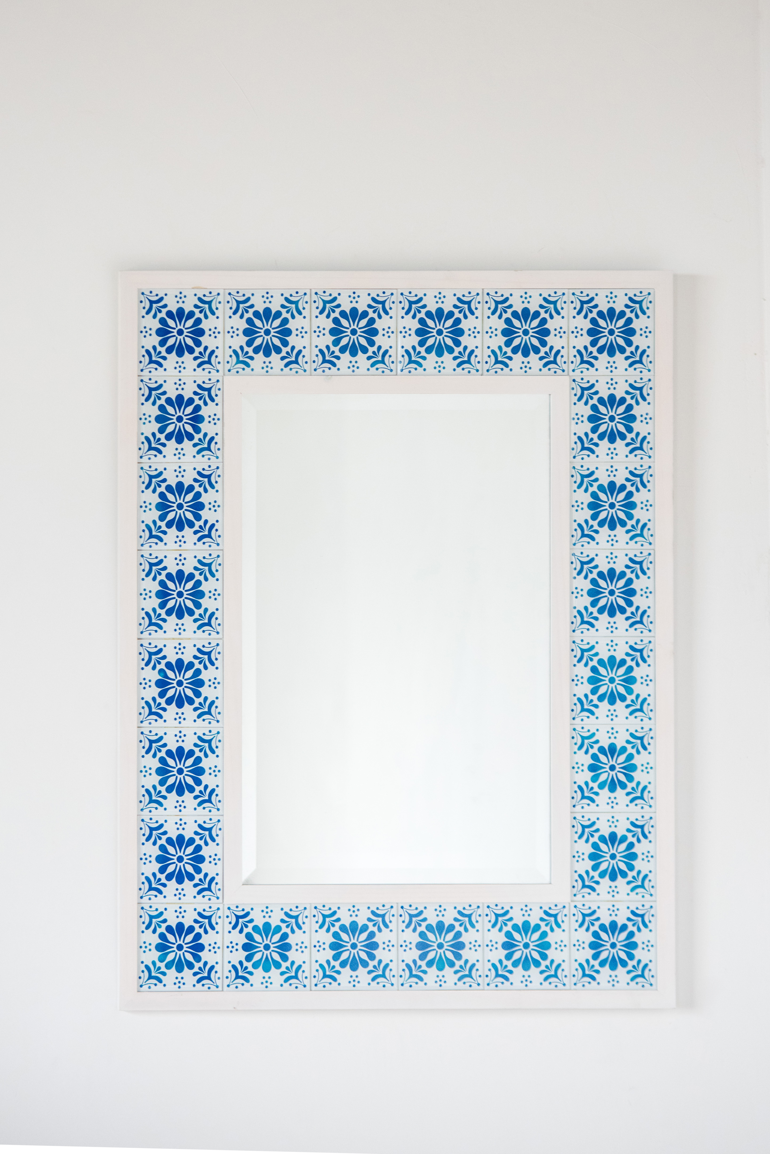 Tuiles de miroir de salle de bain