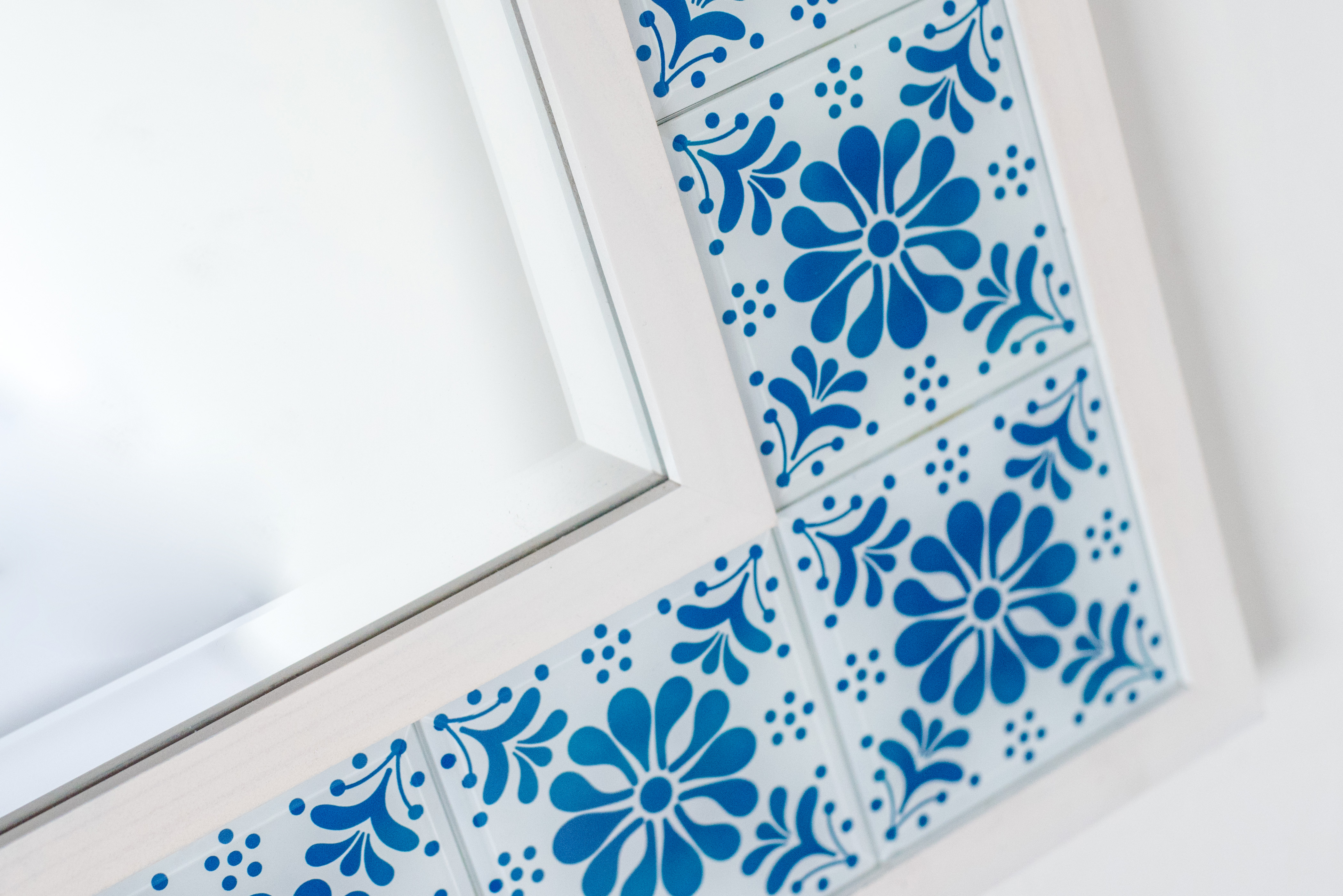 Tuiles de miroir de salle de bain